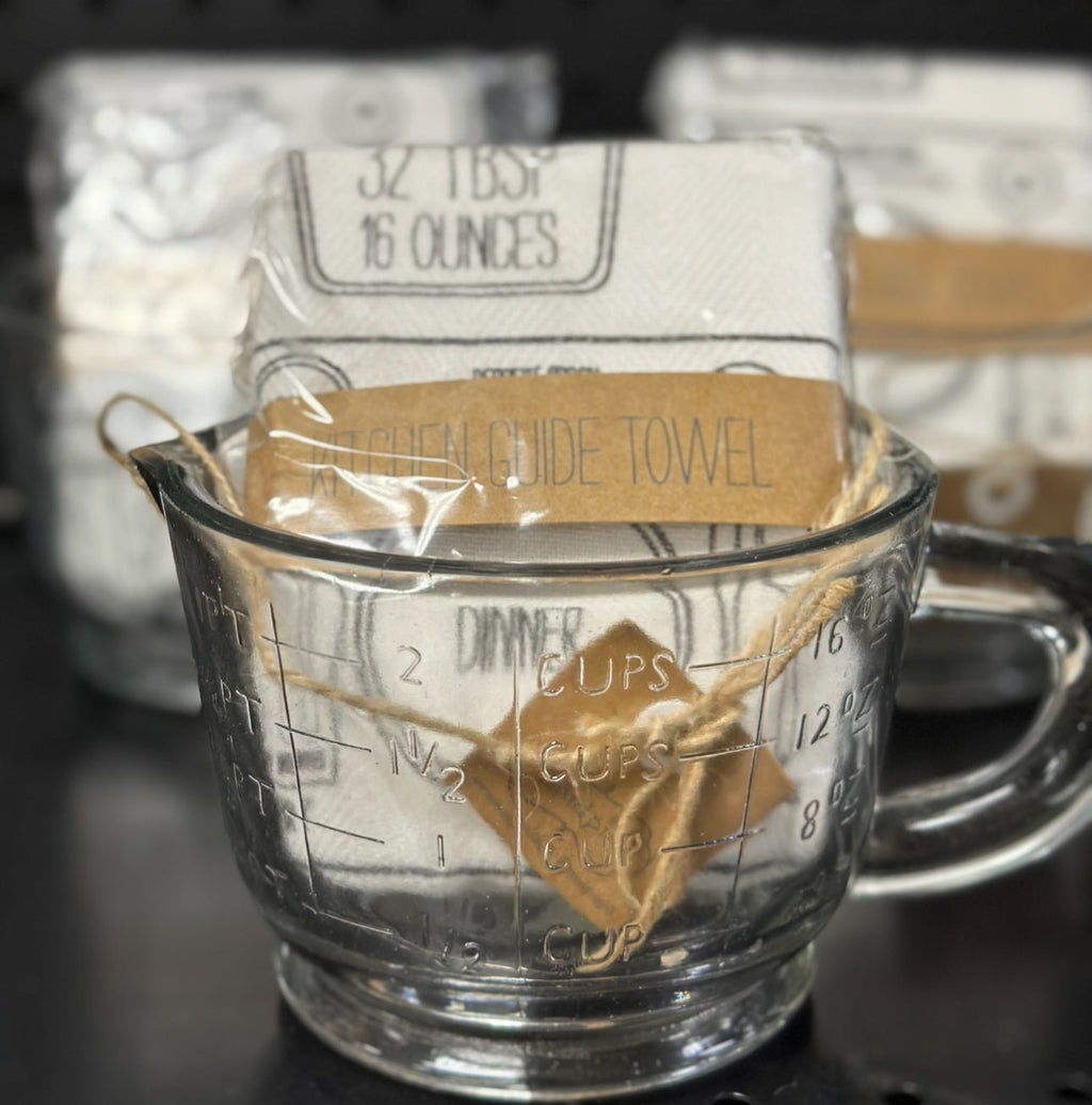 Measuring Cup with Kitchen Towel - 4 Daughters Boutique
